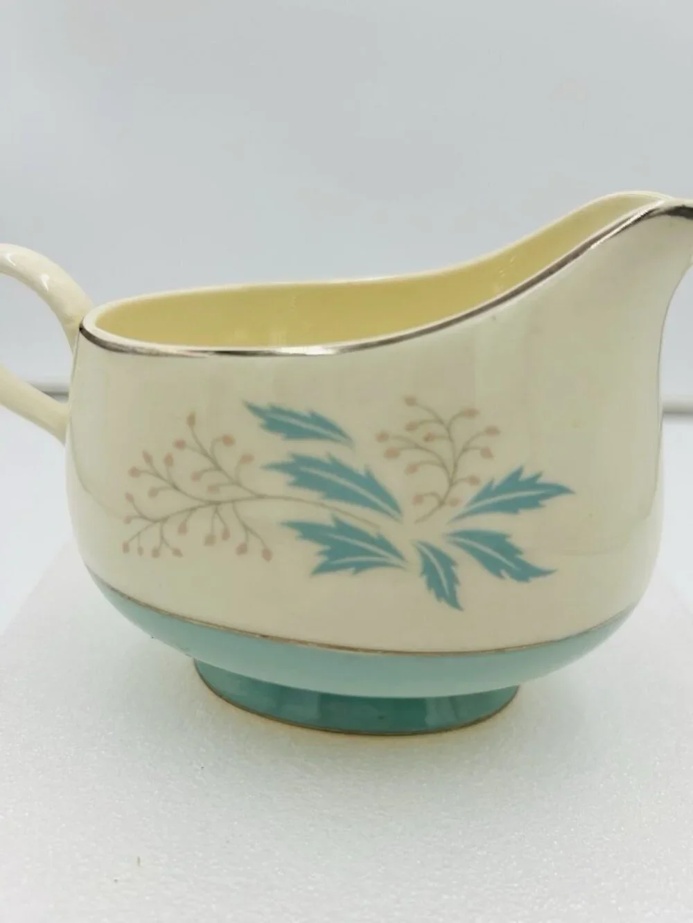 Homer Laughlin Romance Gravy Boat Eggshell Cavalier Turquoise Rare